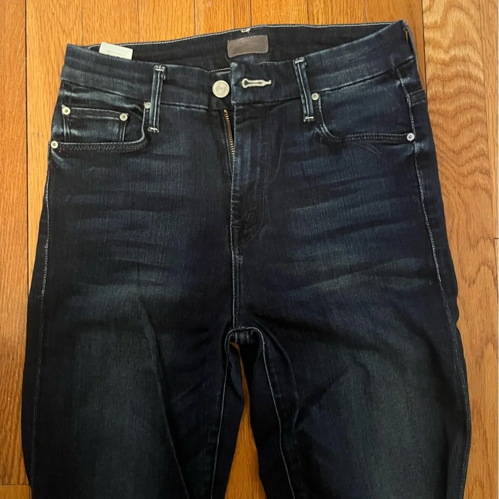 Looker High-Rise Ankle Fray Skinny Jeans in Tongue And Chic - Picture 9 of 9